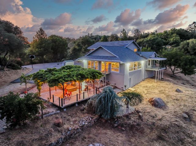 10757 Oak Hill Dr, Rough And Ready, CA 95975