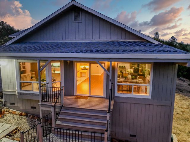 10757 Oak Hill Dr, Rough And Ready, CA 95975