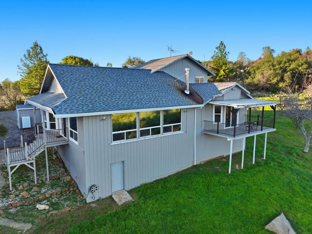 10757 Oak Hill Dr, Rough And Ready, CA 95975