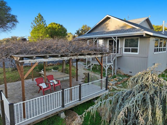 10757 Oak Hill Dr, Rough And Ready, CA 95975