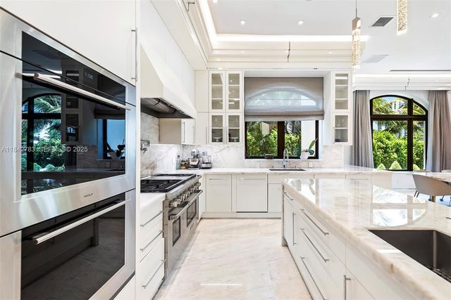 498 N Parkway Parkway, Golden Beach, FL 33160