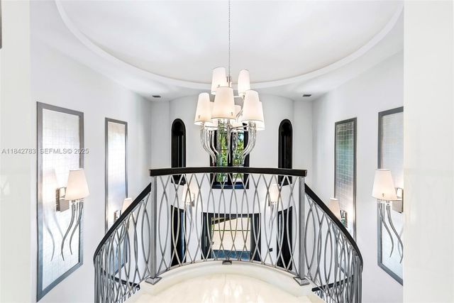 498 N Parkway Parkway, Golden Beach, FL 33160