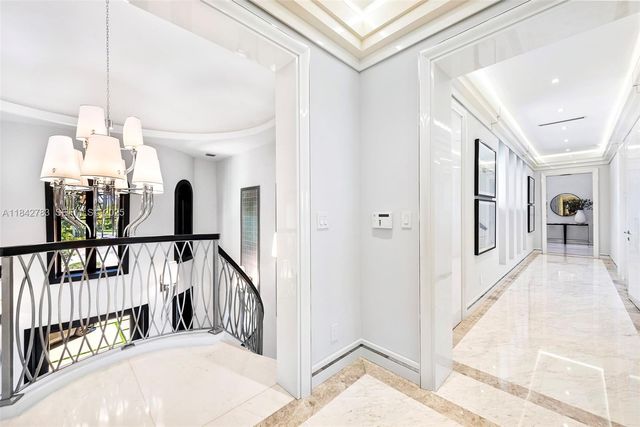 498 N Parkway Parkway, Golden Beach, FL 33160
