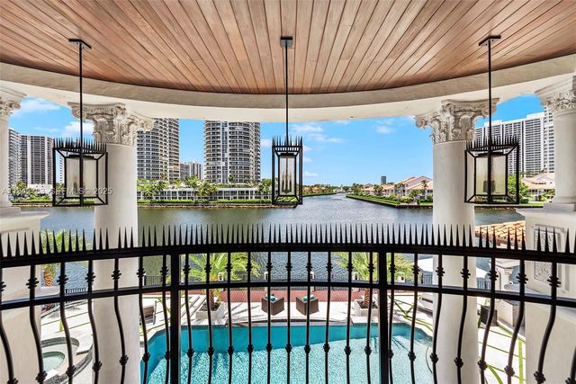 498 N Parkway Parkway, Golden Beach, FL 33160