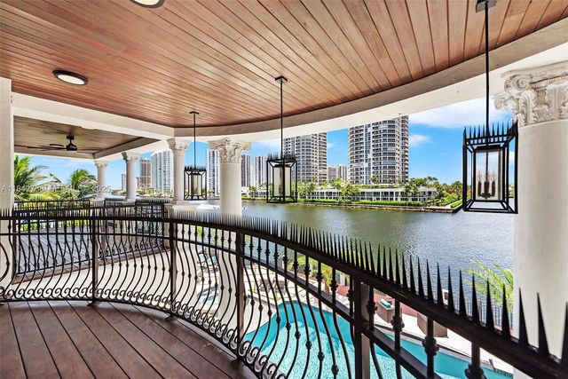 498 N Parkway Parkway, Golden Beach, FL 33160