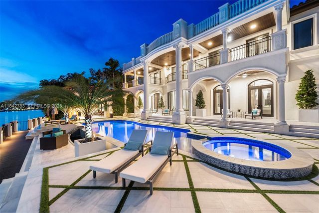 498 N Parkway Parkway, Golden Beach, FL 33160