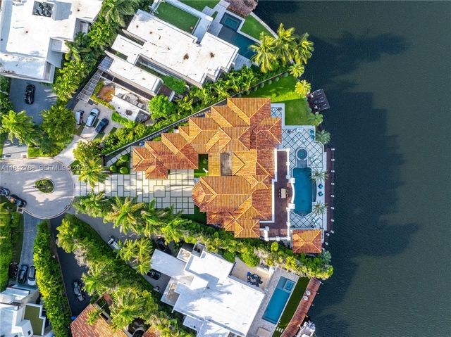 498 N Parkway Parkway, Golden Beach, FL 33160