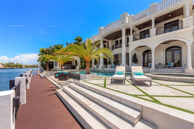498 N Parkway Parkway, Golden Beach, FL 33160