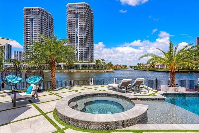 498 N Parkway Parkway, Golden Beach, FL 33160