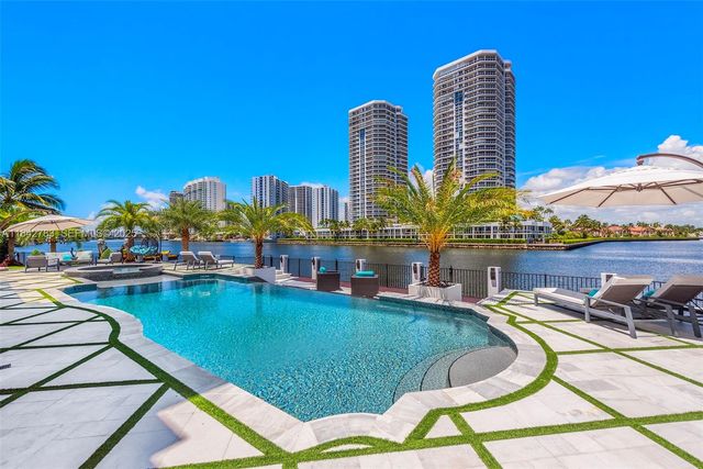 498 N Parkway Parkway, Golden Beach, FL 33160