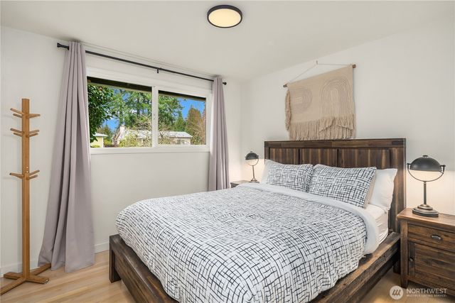 12025 NE 136th Place, Kirkland, WA 98034