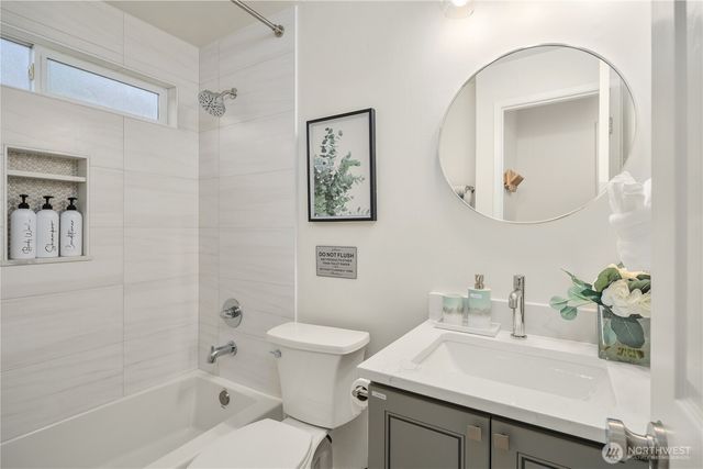 12025 NE 136th Place, Kirkland, WA 98034