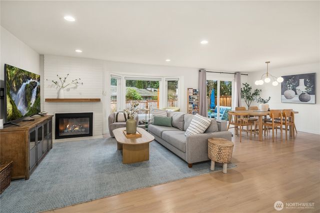 12025 NE 136th Place, Kirkland, WA 98034