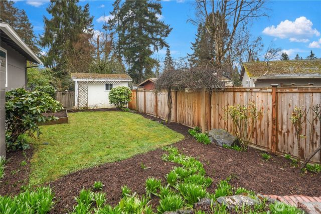 12025 NE 136th Place, Kirkland, WA 98034