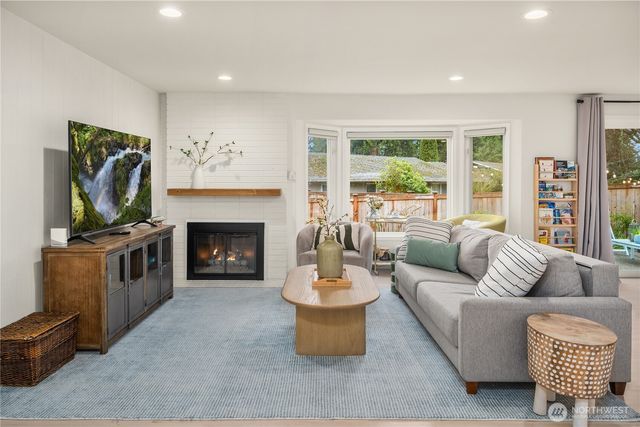 12025 NE 136th Place, Kirkland, WA 98034