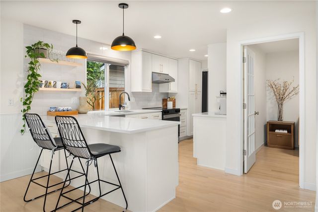 12025 NE 136th Place, Kirkland, WA 98034