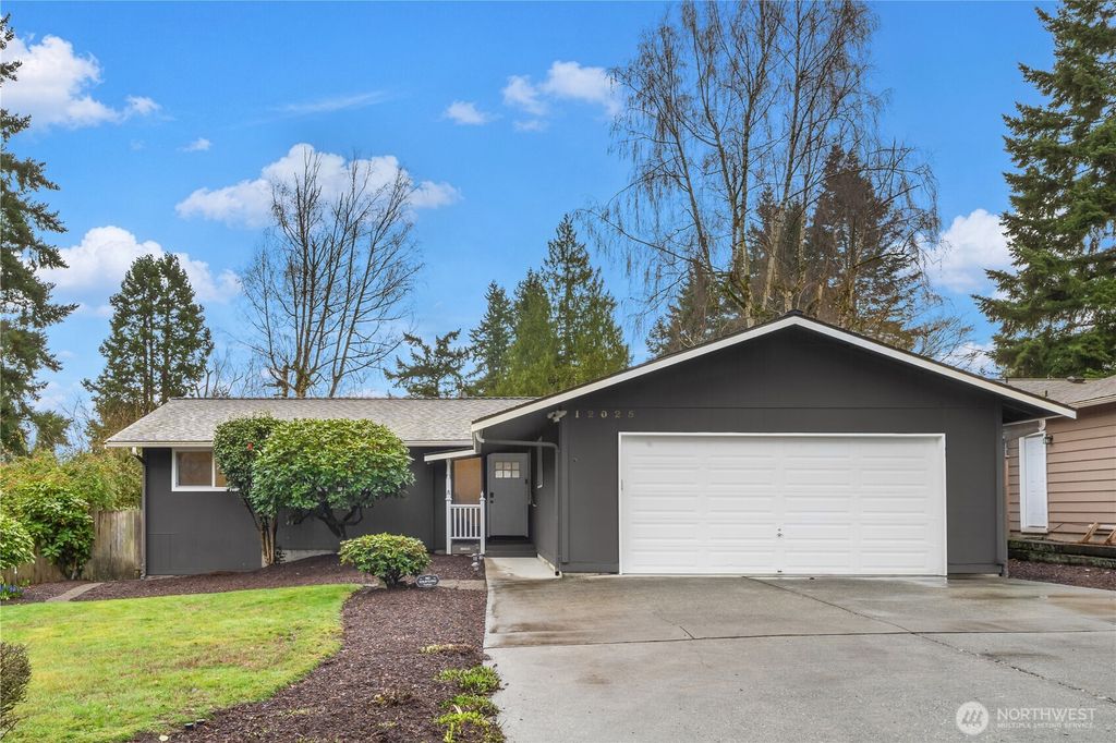 12025 NE 136th Place, Kirkland, WA 98034