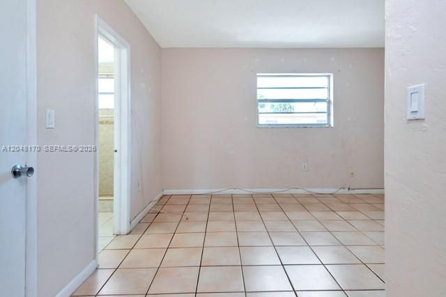 1280 W 54th St 313B, Hialeah, FL 33012