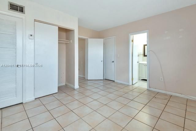 1280 W 54th St 313B, Hialeah, FL 33012