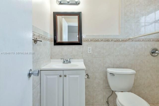 1280 W 54th St 313B, Hialeah, FL 33012
