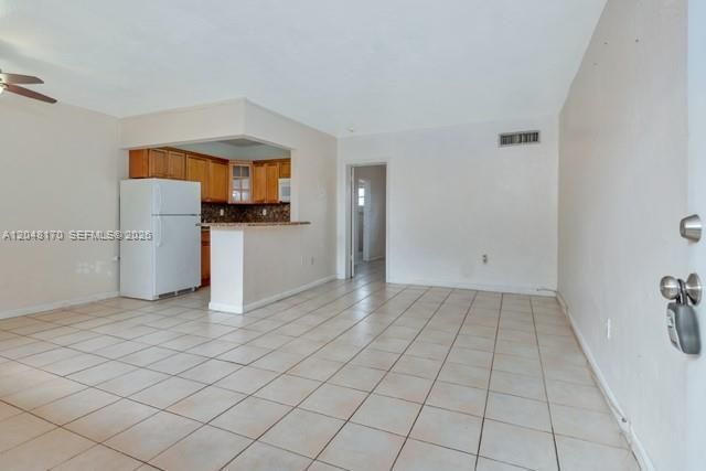 1280 W 54th St 313B, Hialeah, FL 33012