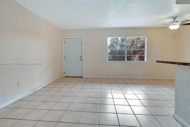 1280 W 54th St 313B, Hialeah, FL 33012