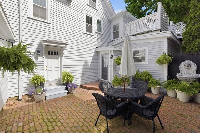 55 Lincoln Avenue, Marblehead, MA 01945