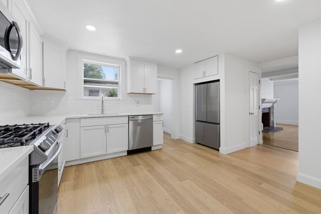 55 Lincoln Avenue, Marblehead, MA 01945