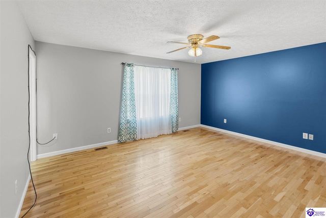 115 Circle View Drive, Vine Grove, KY 40175