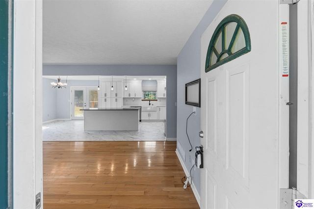 115 Circle View Drive, Vine Grove, KY 40175