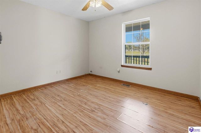 115 Circle View Drive, Vine Grove, KY 40175