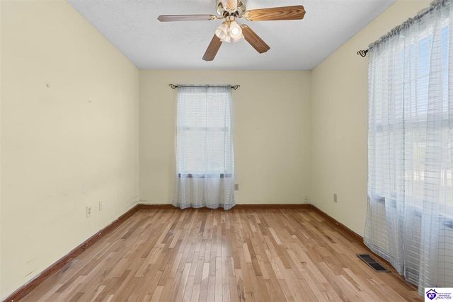 115 Circle View Drive, Vine Grove, KY 40175