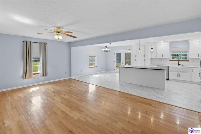 115 Circle View Drive, Vine Grove, KY 40175