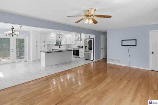 115 Circle View Drive, Vine Grove, KY 40175