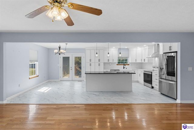 115 Circle View Drive, Vine Grove, KY 40175