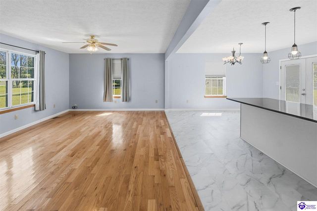 115 Circle View Drive, Vine Grove, KY 40175