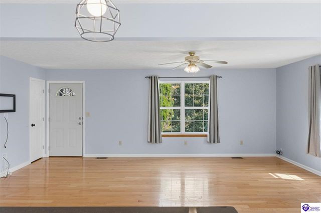 115 Circle View Drive, Vine Grove, KY 40175