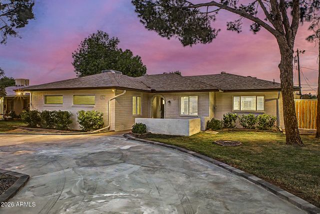 1813 W EARLL Drive, Phoenix, AZ 85015