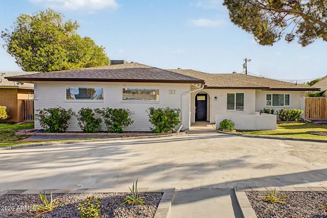 1813 W EARLL Drive, Phoenix, AZ 85015
