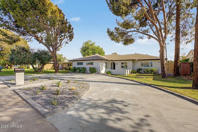 1813 W EARLL Drive, Phoenix, AZ 85015