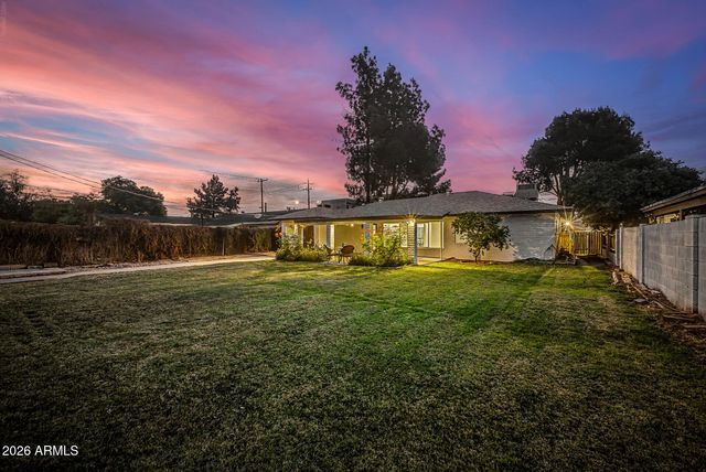 1813 W EARLL Drive, Phoenix, AZ 85015