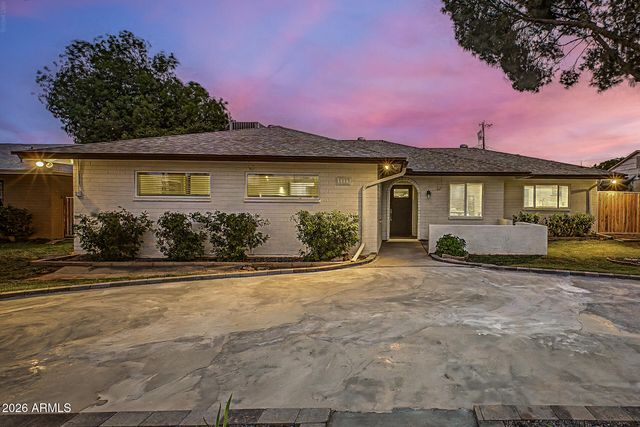 1813 W EARLL Drive, Phoenix, AZ 85015
