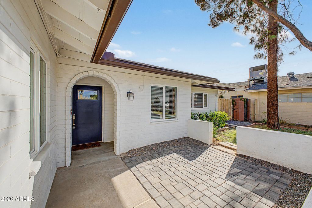 1813 W EARLL Drive, Phoenix, AZ 85015 — photo 2