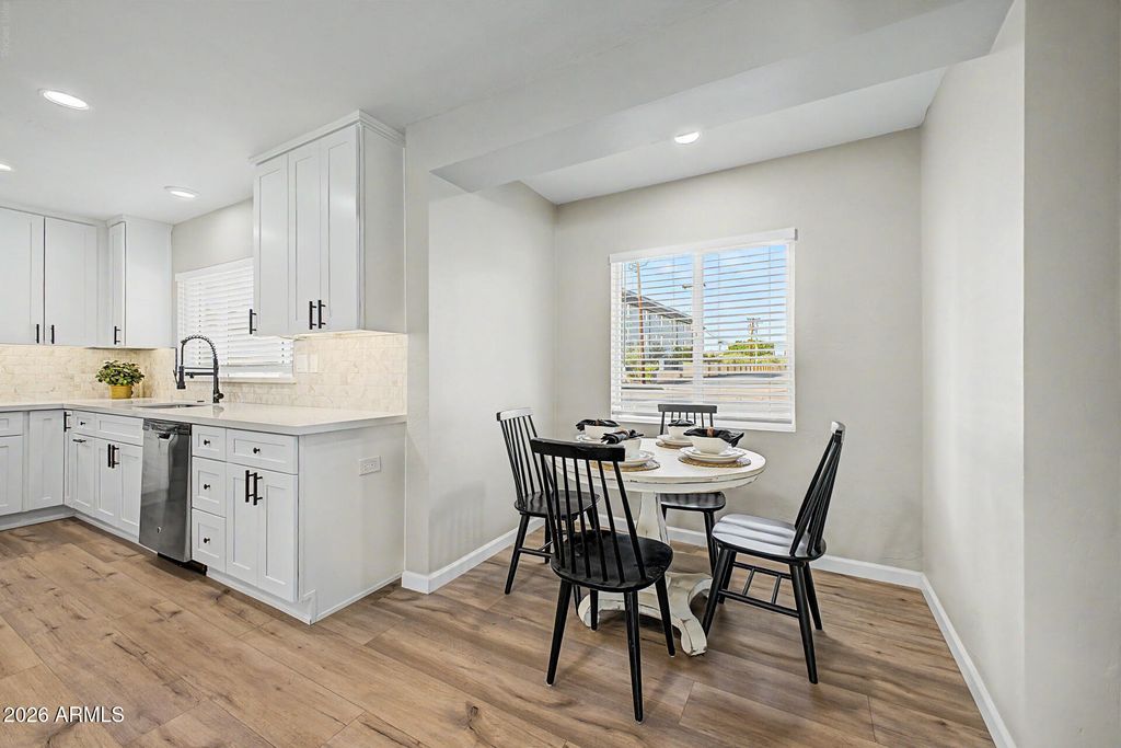 1813 W EARLL Drive, Phoenix, AZ 85015 — photo 4