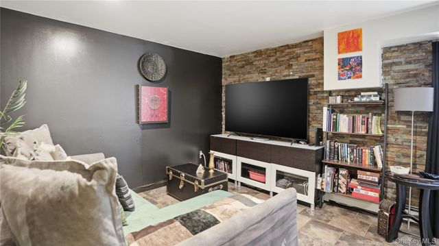 253 Cornelia Street, Brooklyn, NY 11221