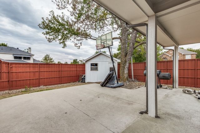 702 Garnet Drive, Mesquite, TX 75149