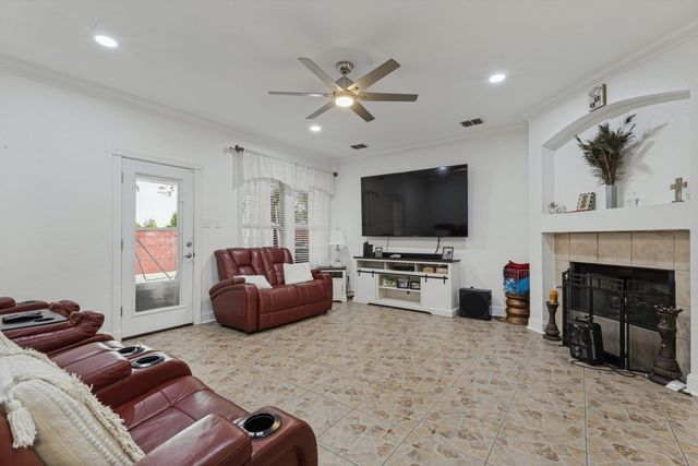 702 Garnet Drive, Mesquite, TX 75149