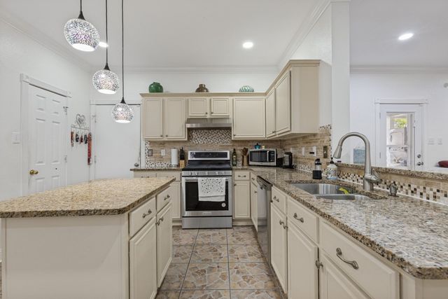 702 Garnet Drive, Mesquite, TX 75149