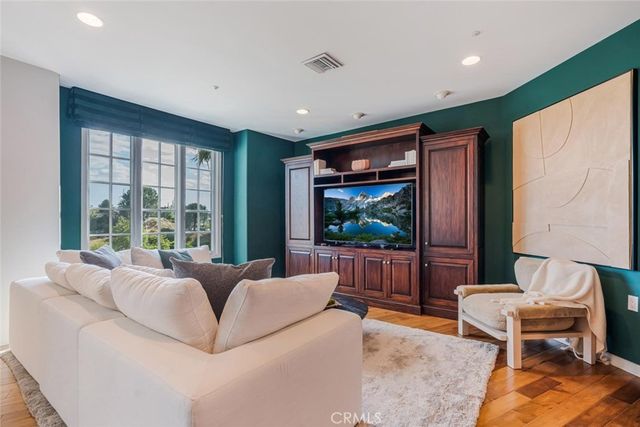 1 Mustang Lane, Bell Canyon, CA 91307