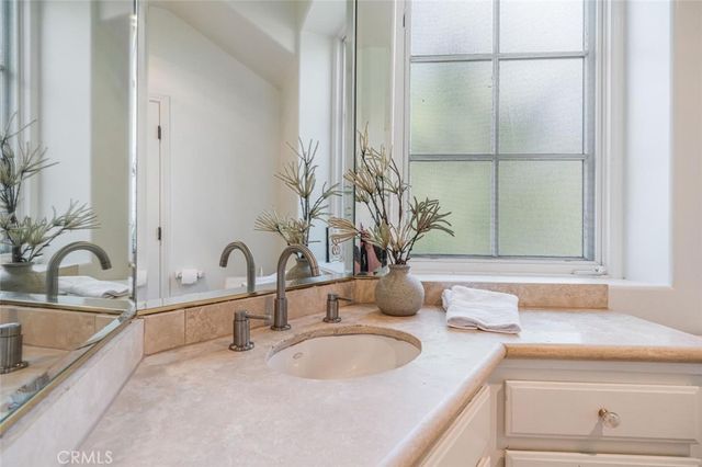 1 Mustang Lane, Bell Canyon, CA 91307